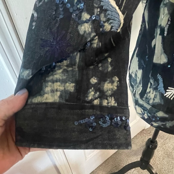 Chico's - Denim Blue Jacket with sequins designs in excellent condition size 2 - Picture 9 of 16